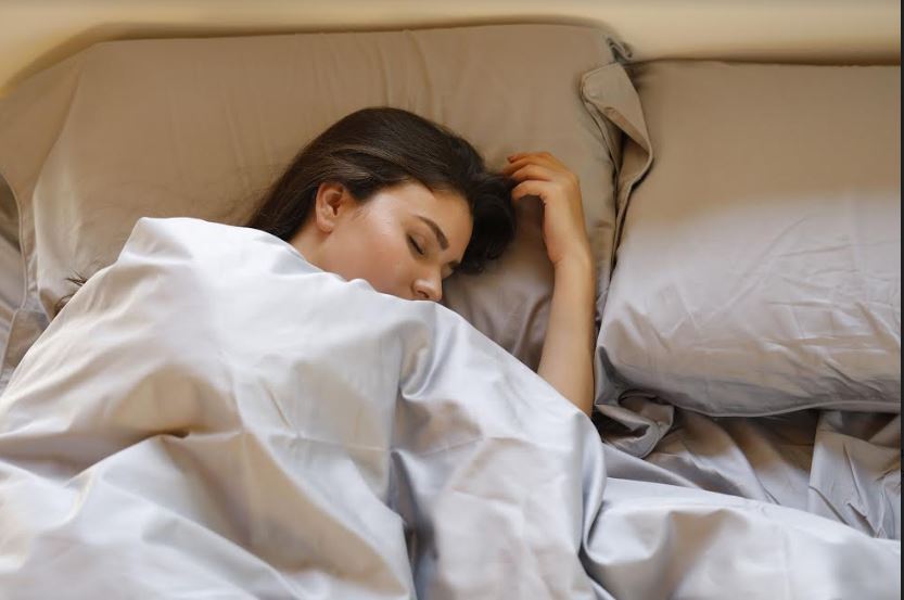 איך המפורסמים ישנים?