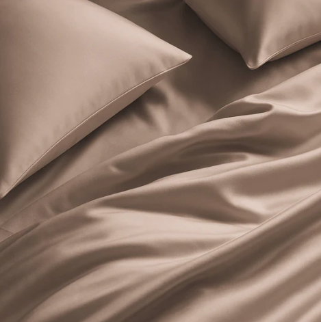 מראה יוקרתי מבד טבעי